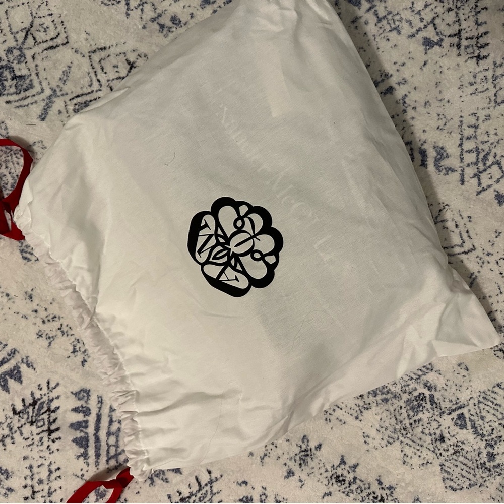 NEW Alexander McQueen Toiletry Bag - Picture 3 of 10